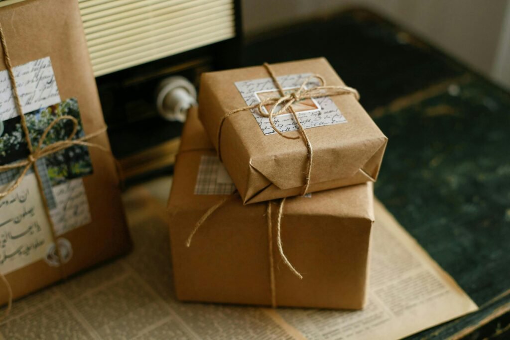 Kostenloses Stock Foto zu alte zeitung, altmodische verpackung, besonderen anlass