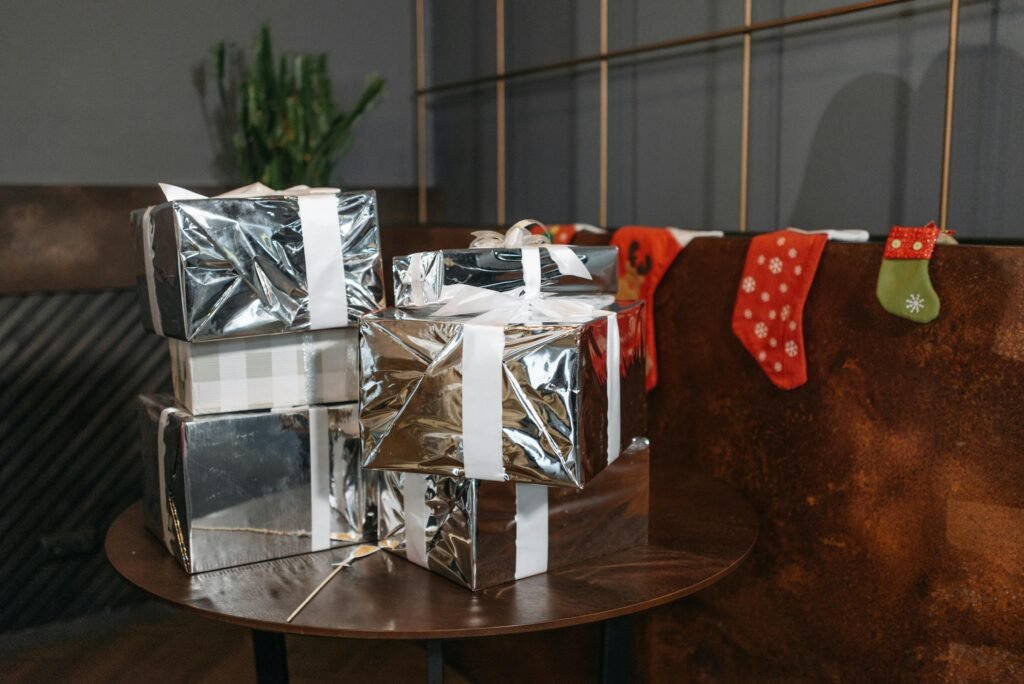 Kostenloses Stock Foto zu celebració de família, eingepackte geschenke, feiertagsbeifall